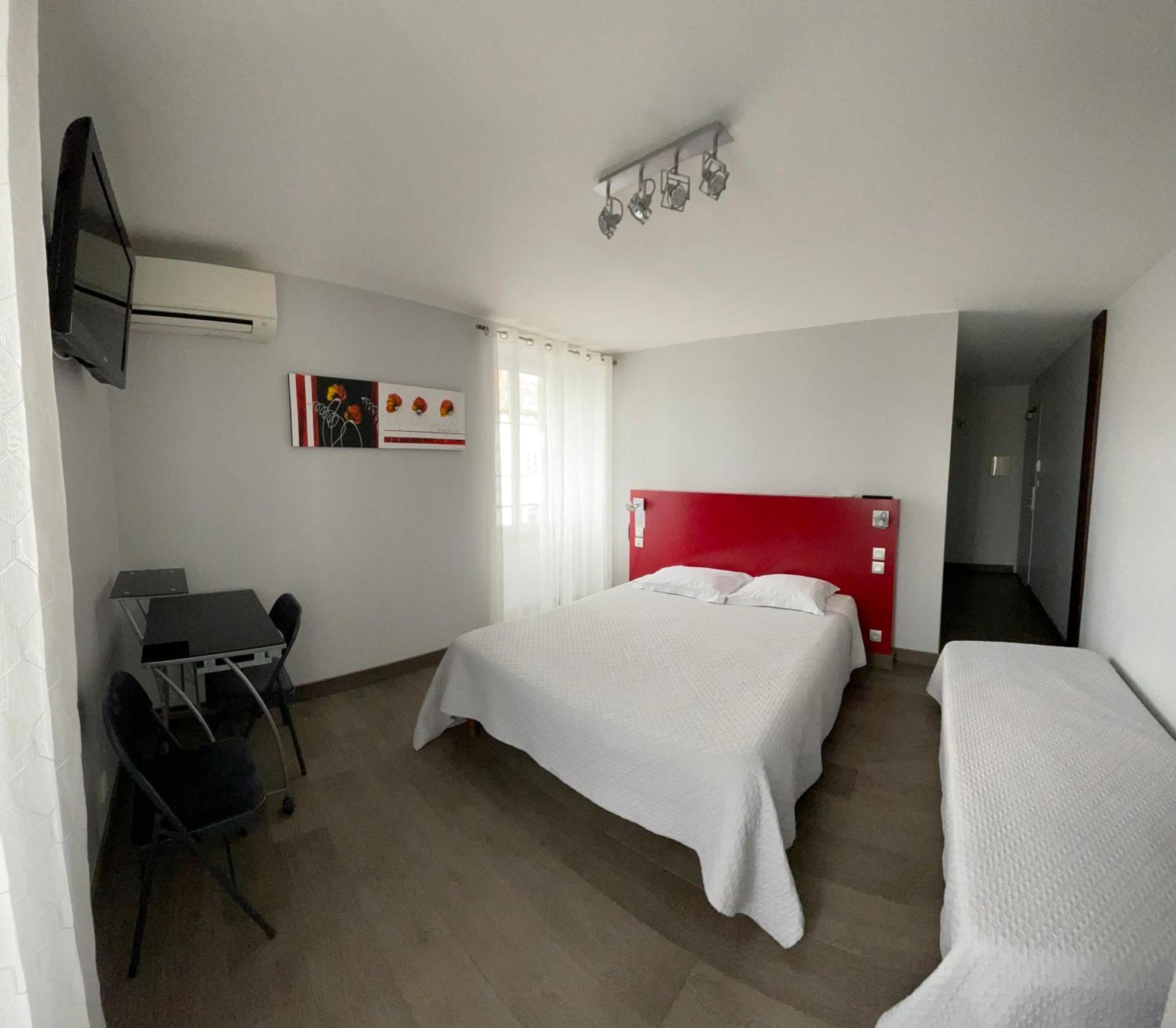 Hotel Mendy Saint-Jean-le-Vieux  Luaran gambar