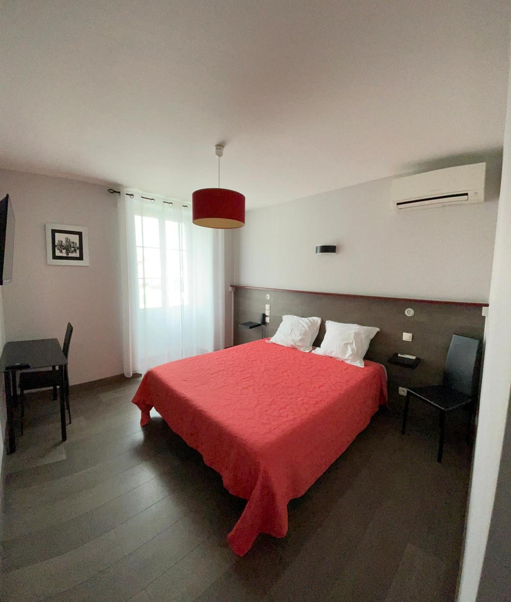 Hotel Mendy Saint-Jean-le-Vieux  Luaran gambar