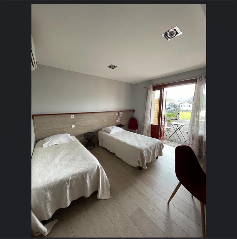 Hotel Mendy Saint-Jean-le-Vieux  Luaran gambar